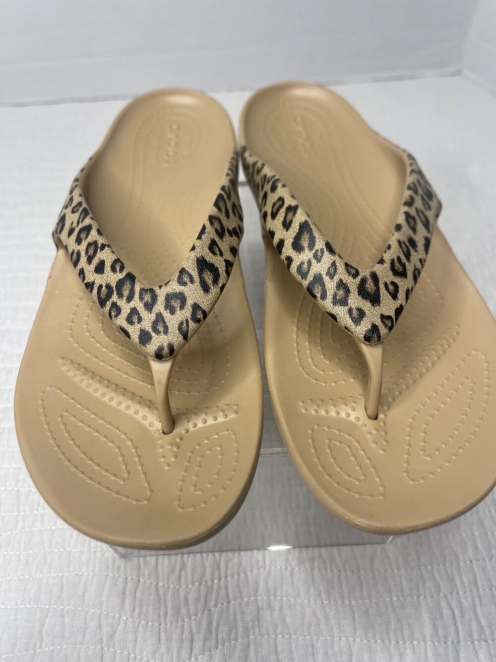 Crocs Women's Kadee II Leopard Print Flip Flops SZ 8 NWOT